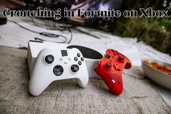 Crouching in Fortnite on Xbox